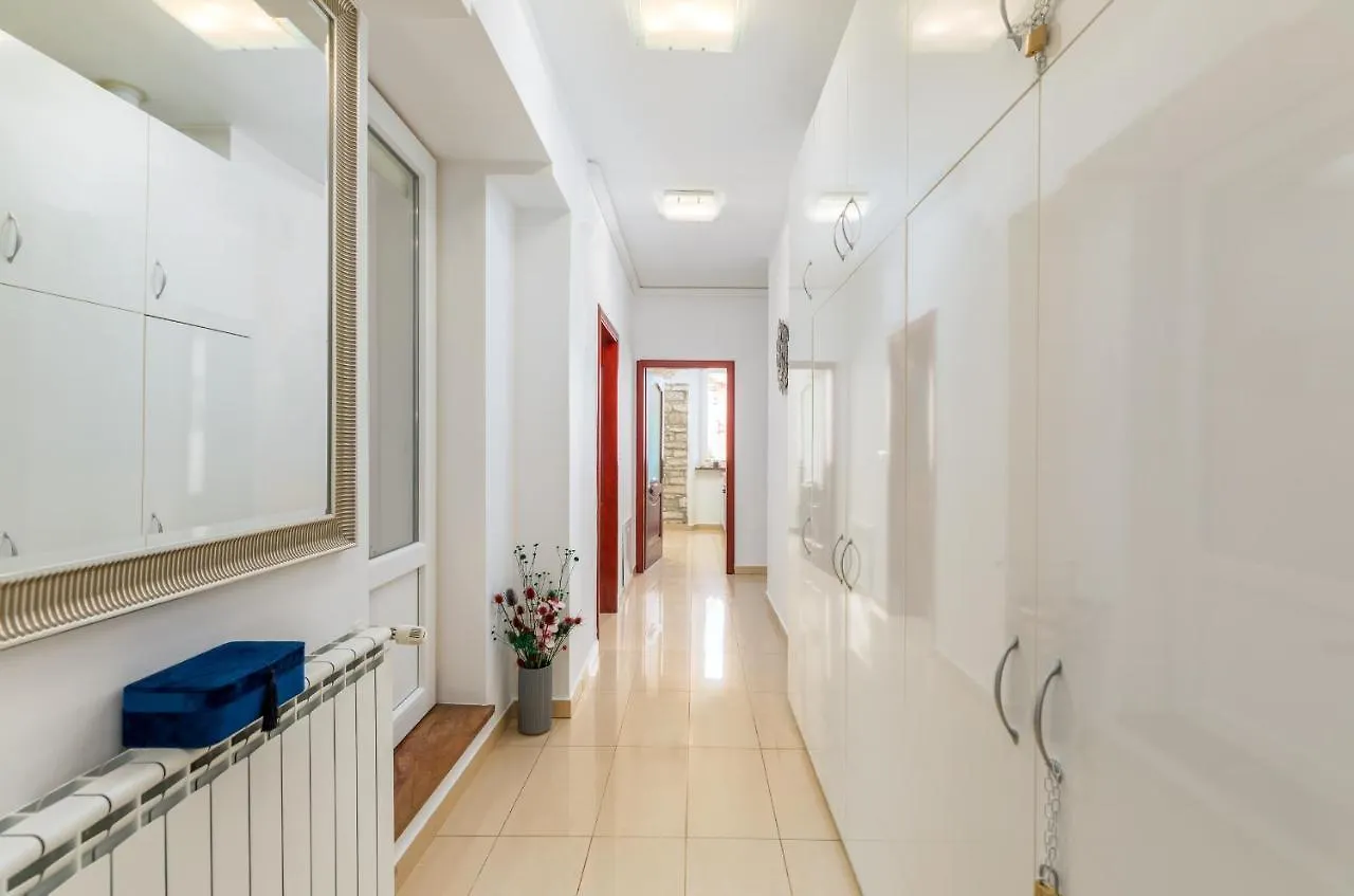 Apartment Augusto - Sea View Pula 0*,